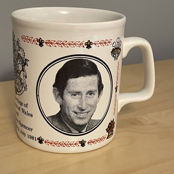 Prince Charles and Lady Diana wedding souvenir mug - Picture 3 of 6